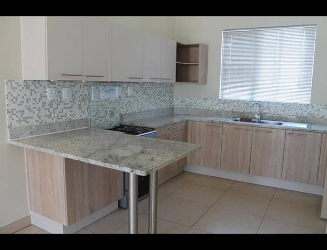 3 BEDROOM SIMPLEX FOR SALE IN MODDERFONTEIN